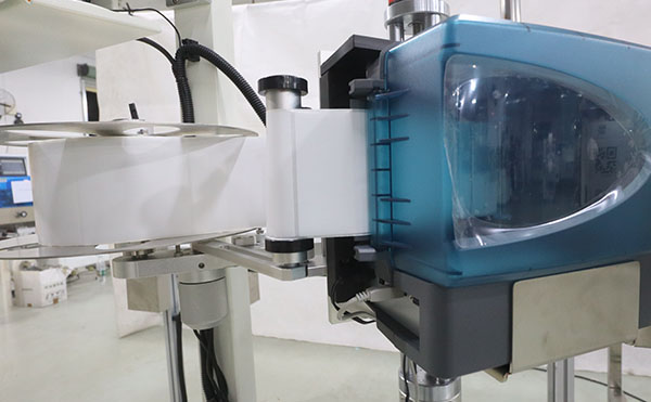 即時打印貼標(biāo)機,打印貼標(biāo)機設(shè)備,貼標(biāo)機廠家,高臻智能