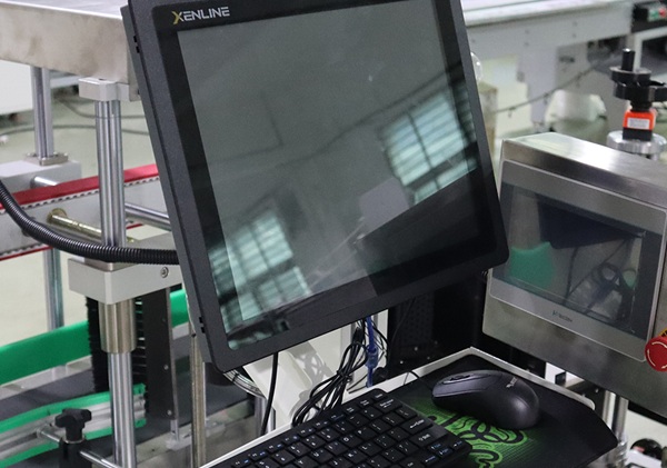 全自動打印貼標(biāo)機(jī),貼標(biāo)機(jī)設(shè)備,貼標(biāo)機(jī)廠家